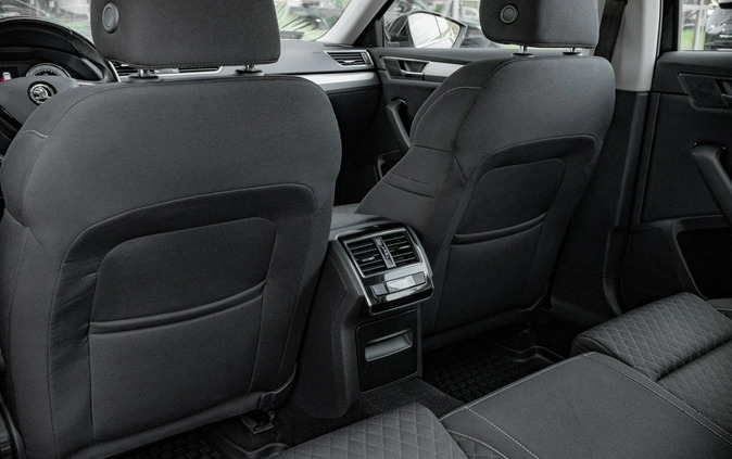Skoda Superb cena 96850 przebieg: 115590, rok produkcji 2019 z Rudnik nad Sanem małe 704